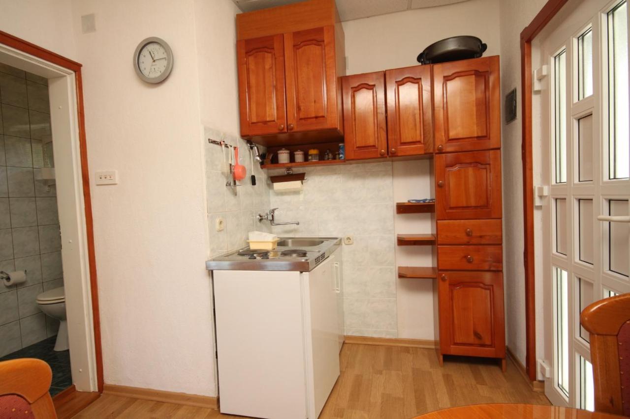 Apartments With A Parking Space Preko, Ugljan - 8224 Exterior foto
